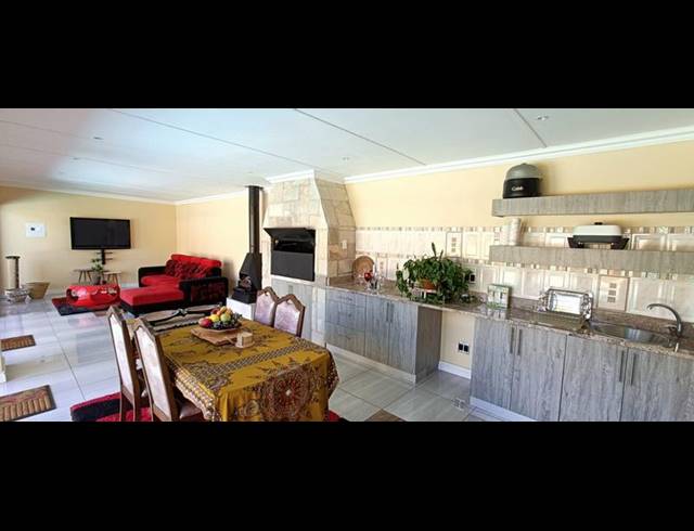 5 BEDROOM HOUSE FOR SALE IN QUEENSTOWN CENTRAL